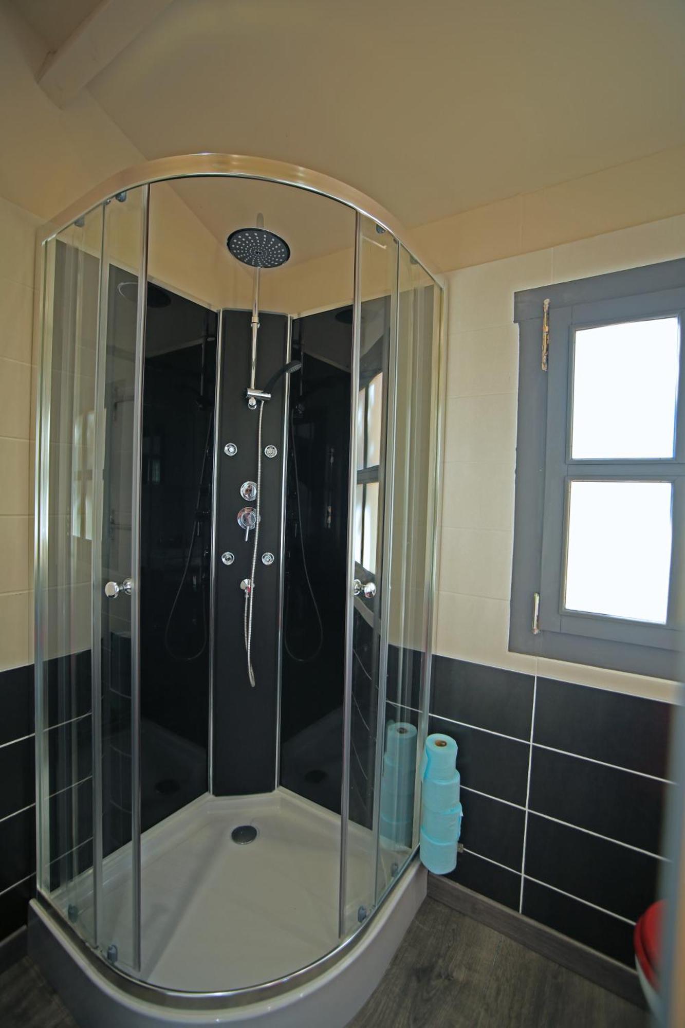 Chalet Mont Ventoux Et Chalet Vip Camaret-sur-Aigues Quarto foto
